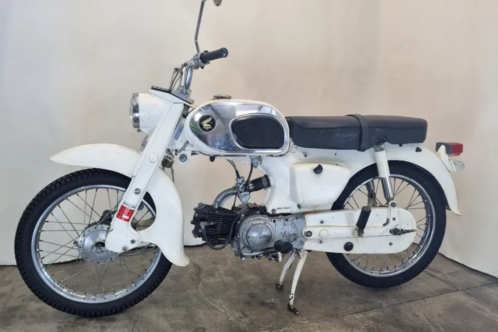 1964 Honda ca95