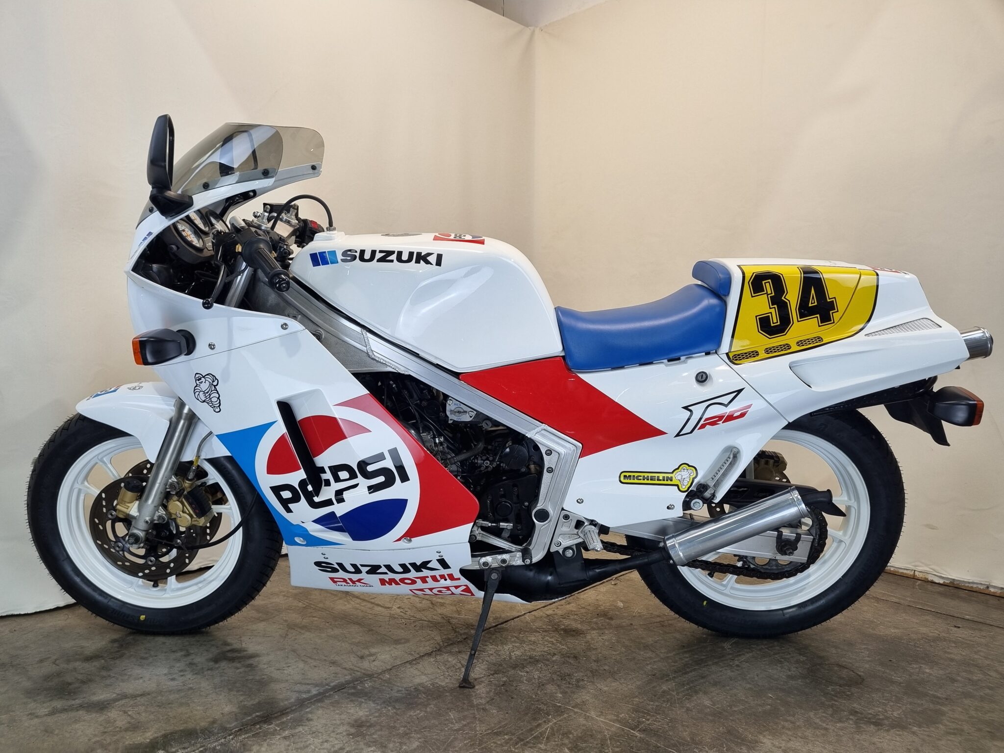 1988 Suzuki RG500 'PEPSI' - TBR Classics